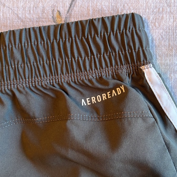 Adidas Aeroready Running Shorts Size Medium - Picture 3 of 5